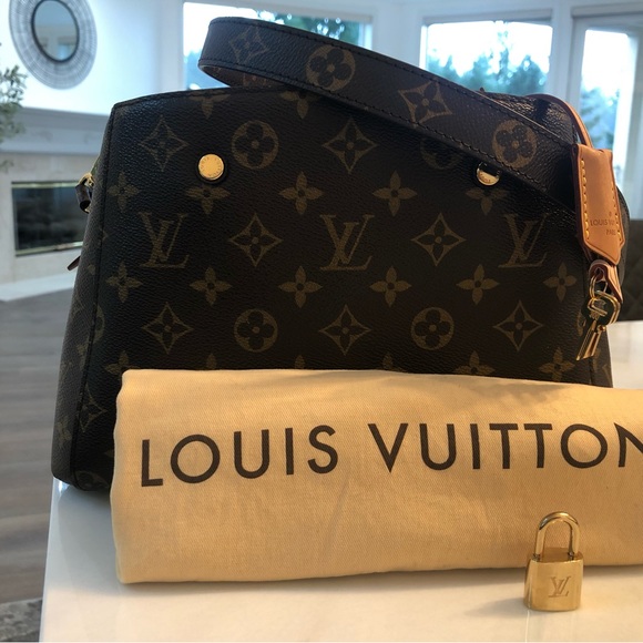 Louis Vuitton Montaigne BB Mint Condition